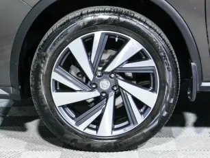 Nissan  5