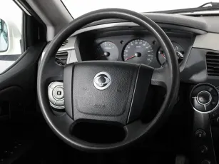SsangYong  8