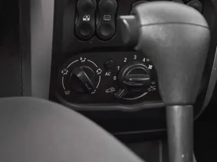 Nissan  16