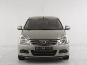 Nissan  2
