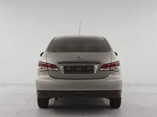 Nissan  5