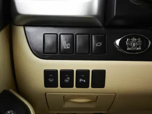 Toyota  17