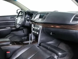 Nissan  10