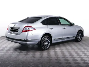 Nissan  5