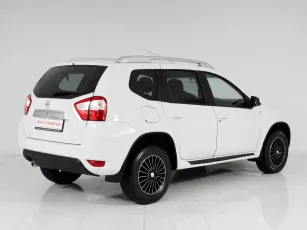 Nissan  4