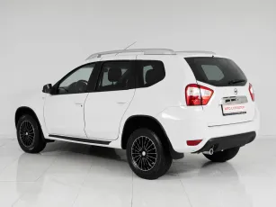 Nissan  5