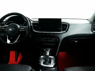 Kia  10