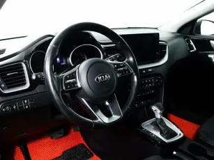 Kia  11