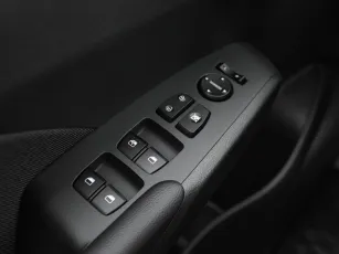 Hyundai  12
