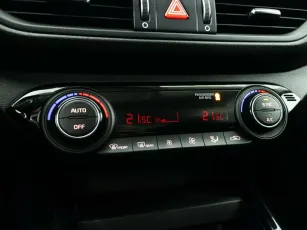 Kia  17