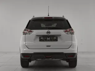 Nissan  5