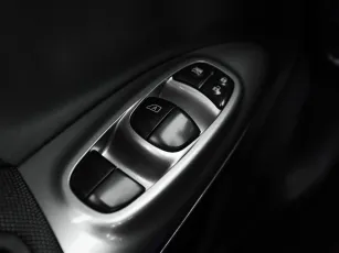 Nissan  11