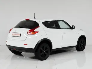 Nissan  4