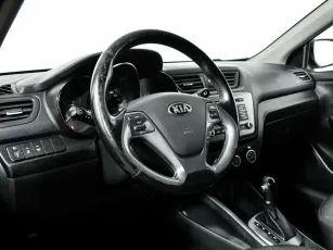 Kia  10