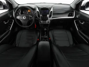 SsangYong  8