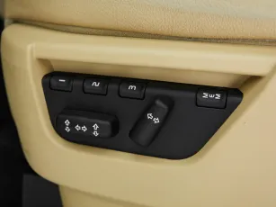 Land Rover  11