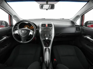 Toyota  8