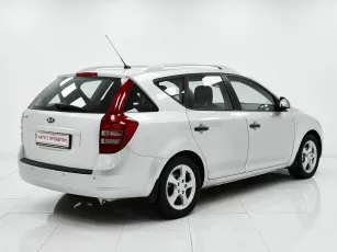 Kia  4