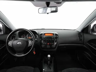 Kia  8