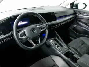 Volkswagen  8