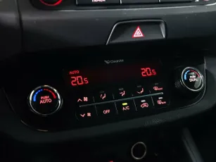 Kia  16