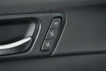 Kia  28