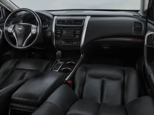 Nissan  10