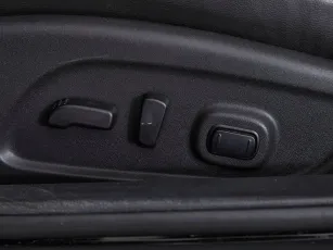 Nissan  15