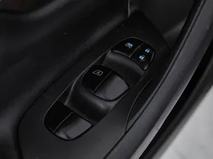 Nissan  16