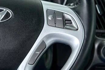 Hyundai  12