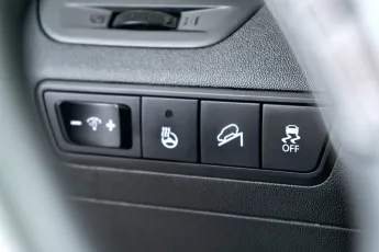 Hyundai  15