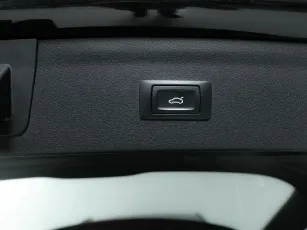 Audi  8