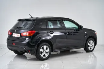 Mitsubishi  4