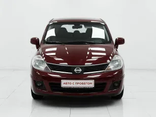 Nissan  2