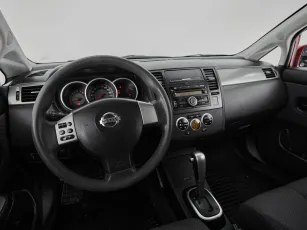 Nissan  8