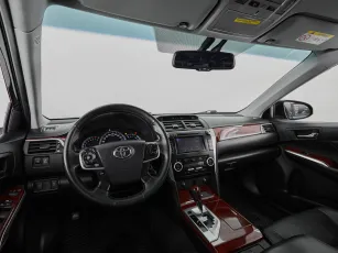 Toyota  9