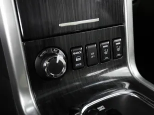 Nissan  17