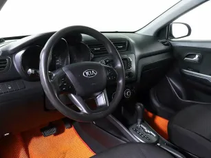 Kia  8