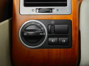 Land Rover  17