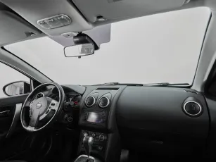 Nissan  10