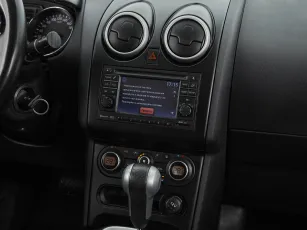 Nissan  11