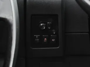 Nissan  15
