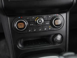 Nissan  16