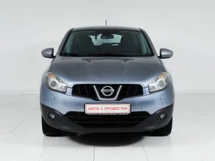 Nissan  2