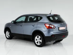 Nissan  4