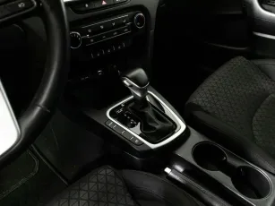 Kia  16