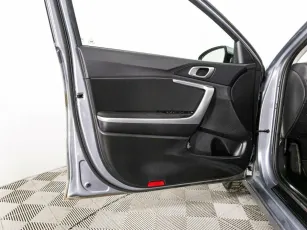 Kia  19