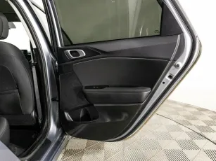 Kia  22