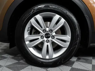 Kia  9