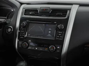 Nissan  12